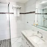 Flat No Iate Plaza 3*