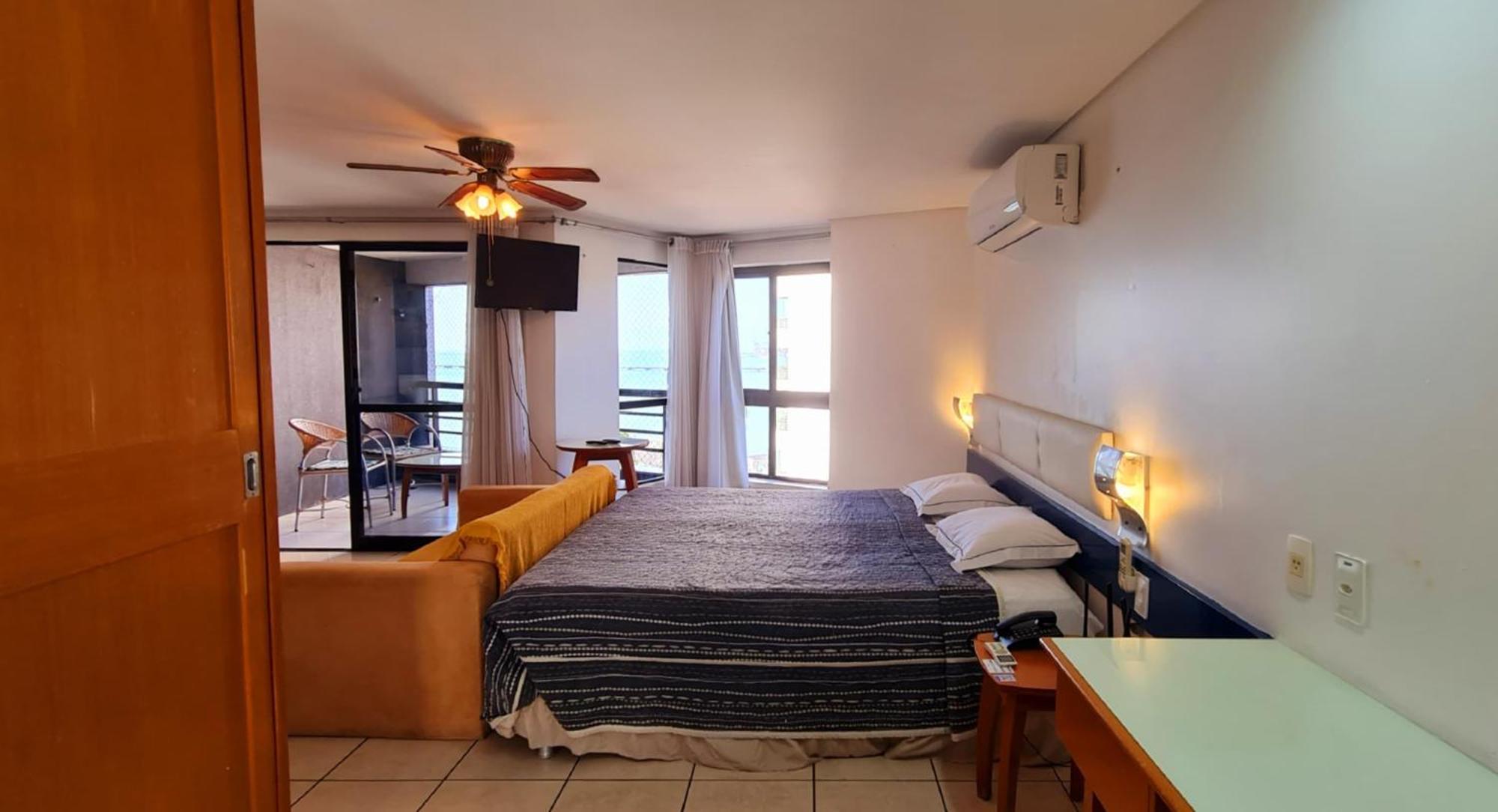 Flat No Iate Plaza